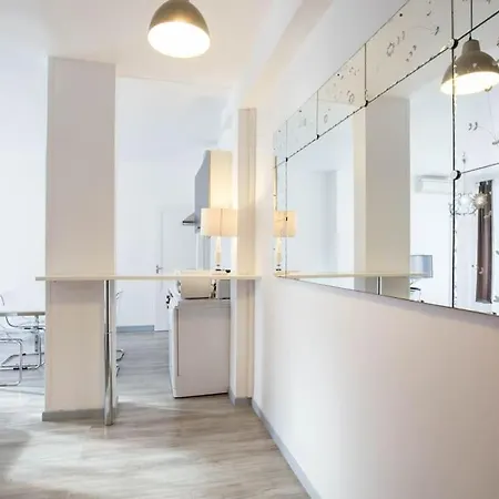 Balcony On The True Marseille Apartment Exterior photo